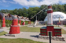 Jastrzębia Góra Atrakcja Warto zobaczyć Park Miniatur Latarni Morskich Bliza Park